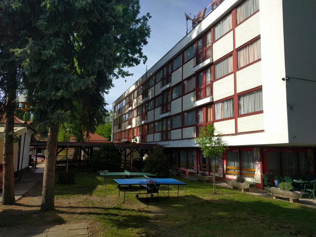Готель Rev Szallo Balaton Сантод Екстер'єр фото
